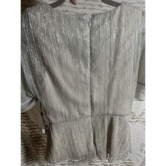 NWOT Women's ADRIANNA PAPELL Shiny Silver Front Twist Fairy Regency Top Size 4 - Picture 7 of 7